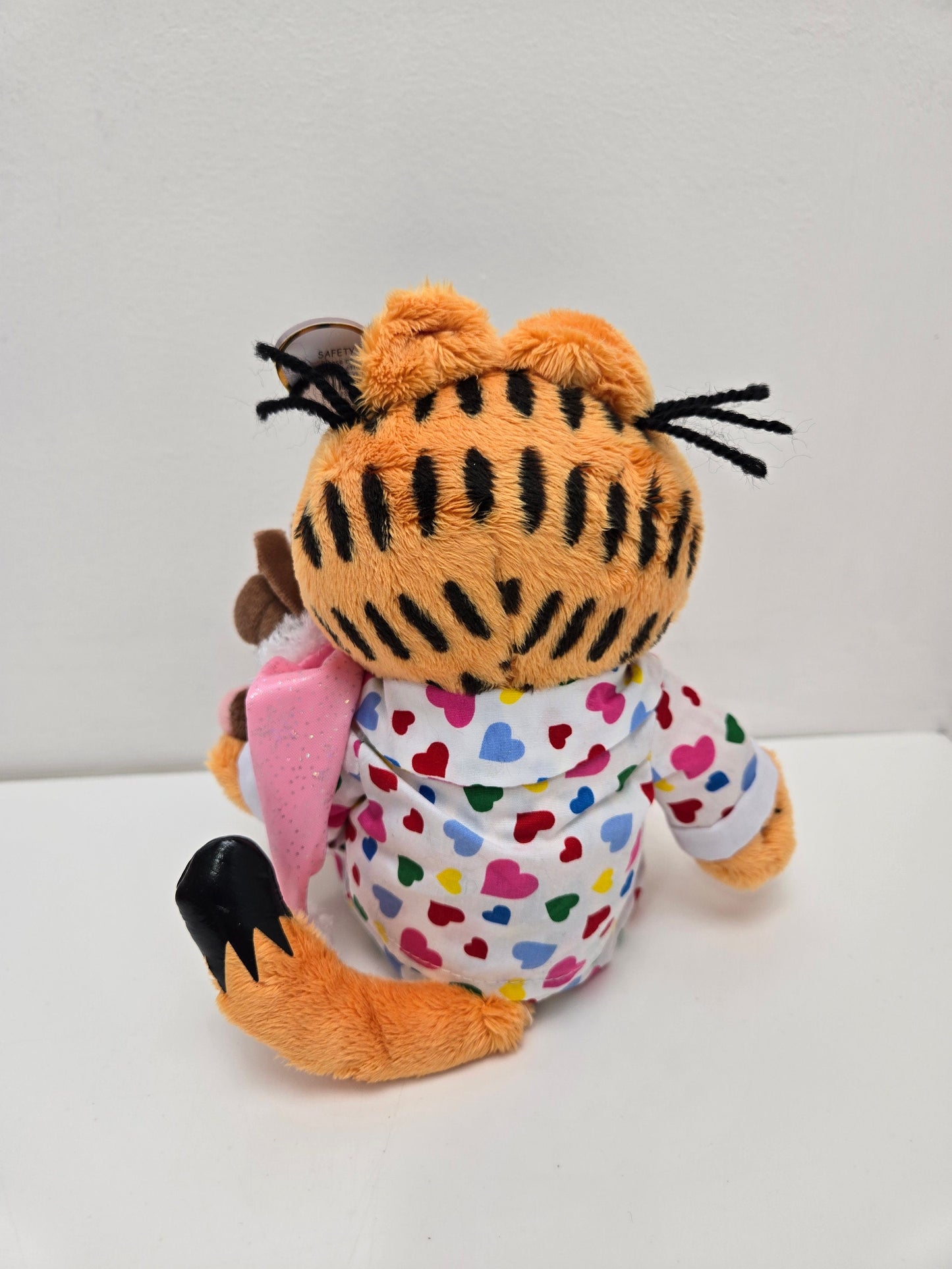 Ty Beanie Baby “Goodnight Garfield” the Garfield Cat Holding Pooky! (9 inch)