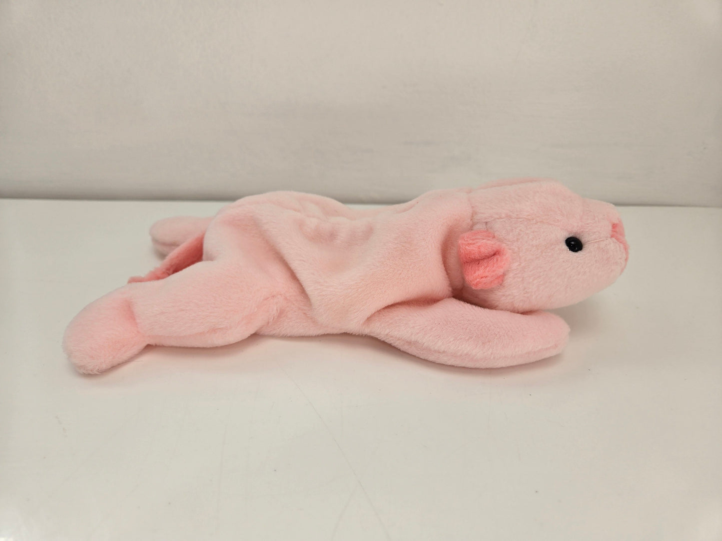 Ty Beanie Baby “Squealer” the Pig ! (8 inch)