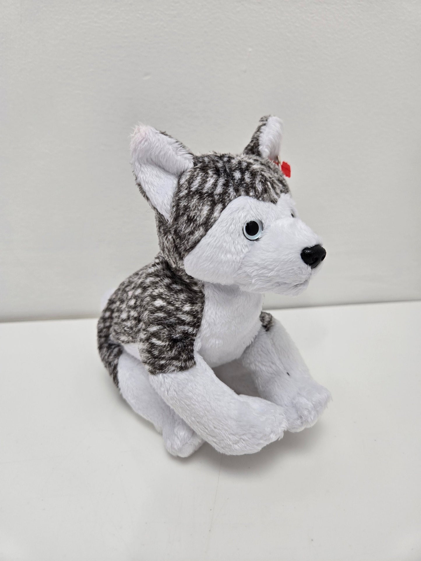 Ty Beanie Baby “Mukluk” the Husky Dog  (5.5 inch) *White eyes* (5.5 inch)