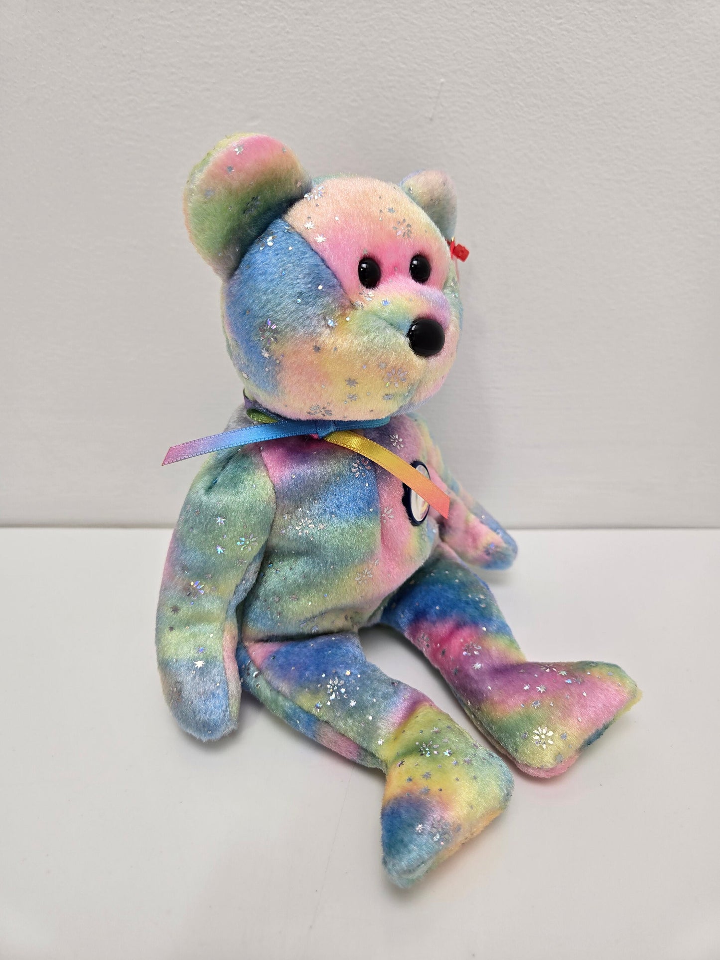 Ty Beanie Baby Clubby 6 the gorgeous Rainbow Bear - Colours Vary! (8.5 inch)