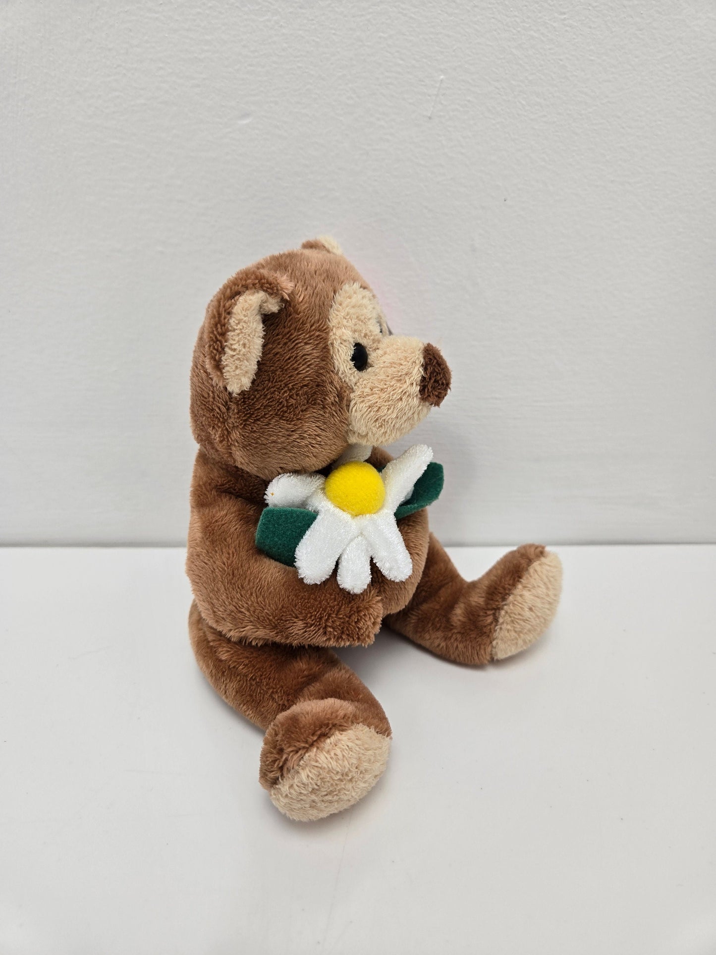 Ty Beanie Baby “Bloomfield” the Bear Holding White Flower (6 inch)