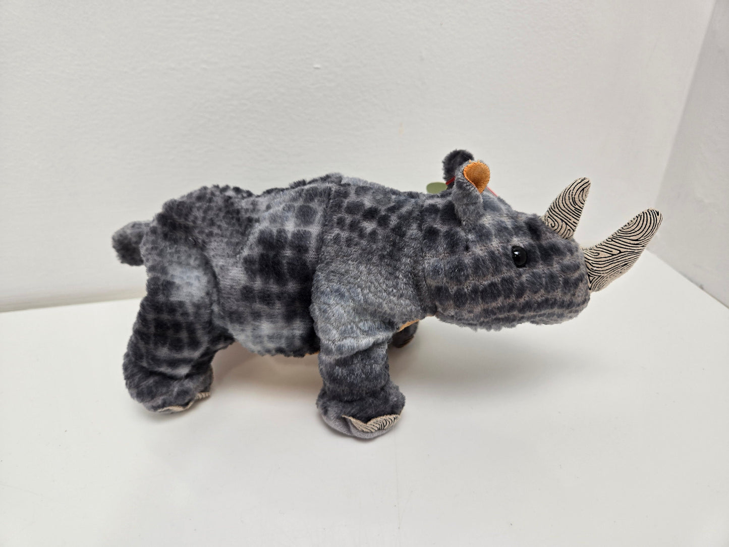 Ty Beanie Baby “Nami” the Rhino! *Internet Exclusive* (7.5 inch)