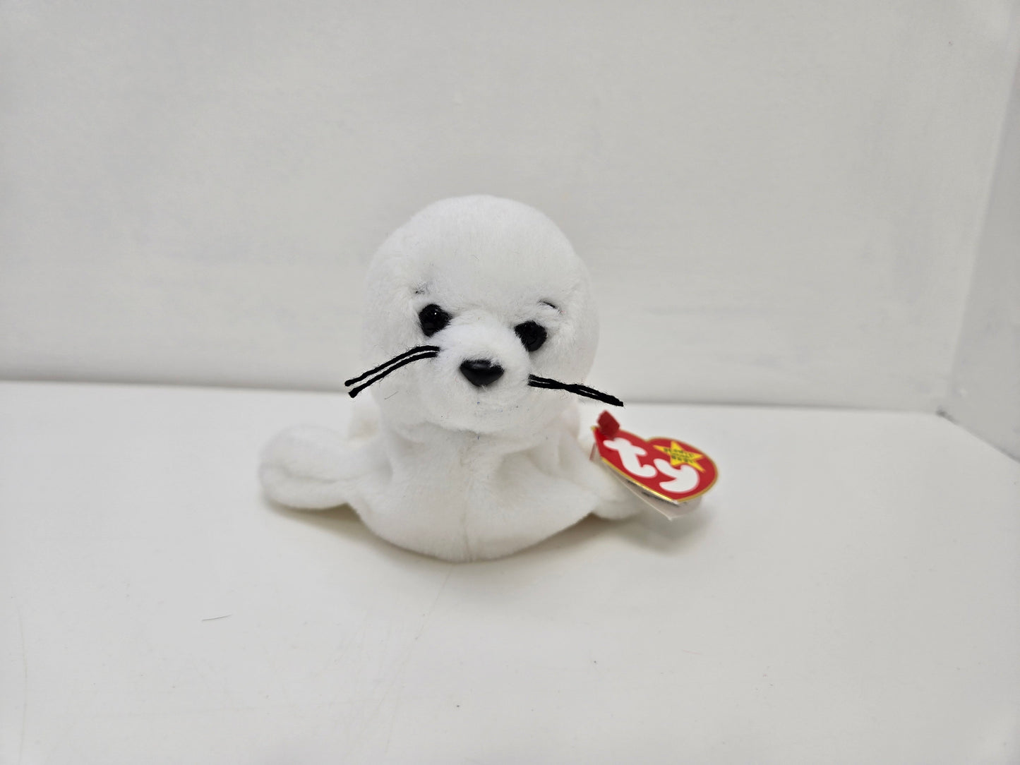 Ty Beanie Baby “Seamore” the White Seal! (7 inch)