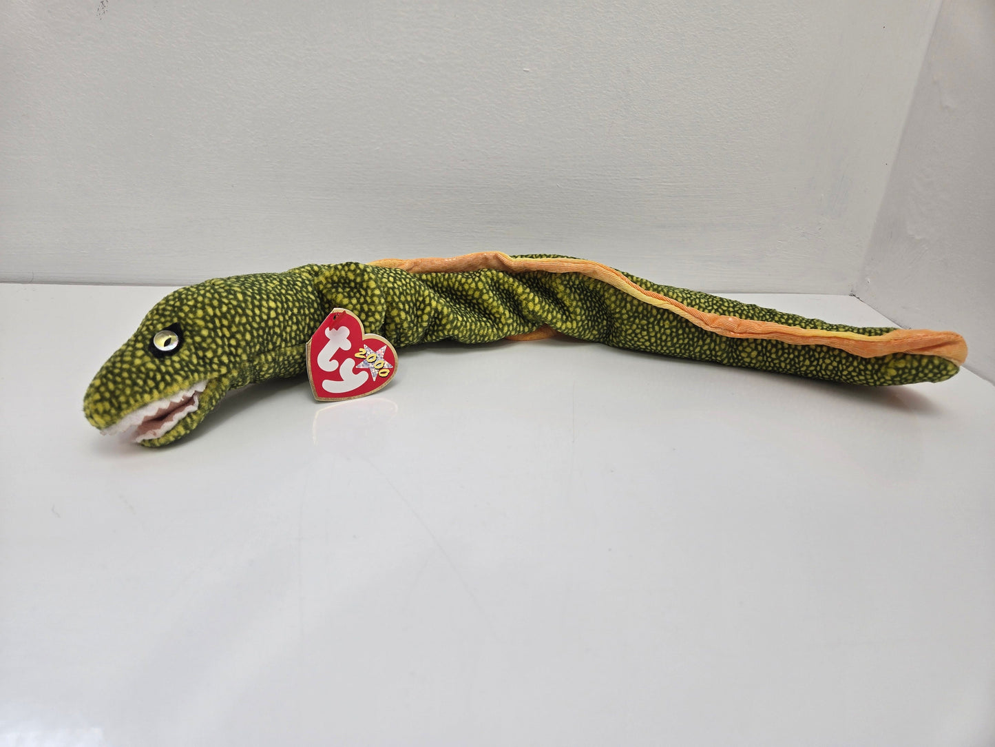 Ty Beanie Baby “Morrie” the Eel! (15.5 inch)