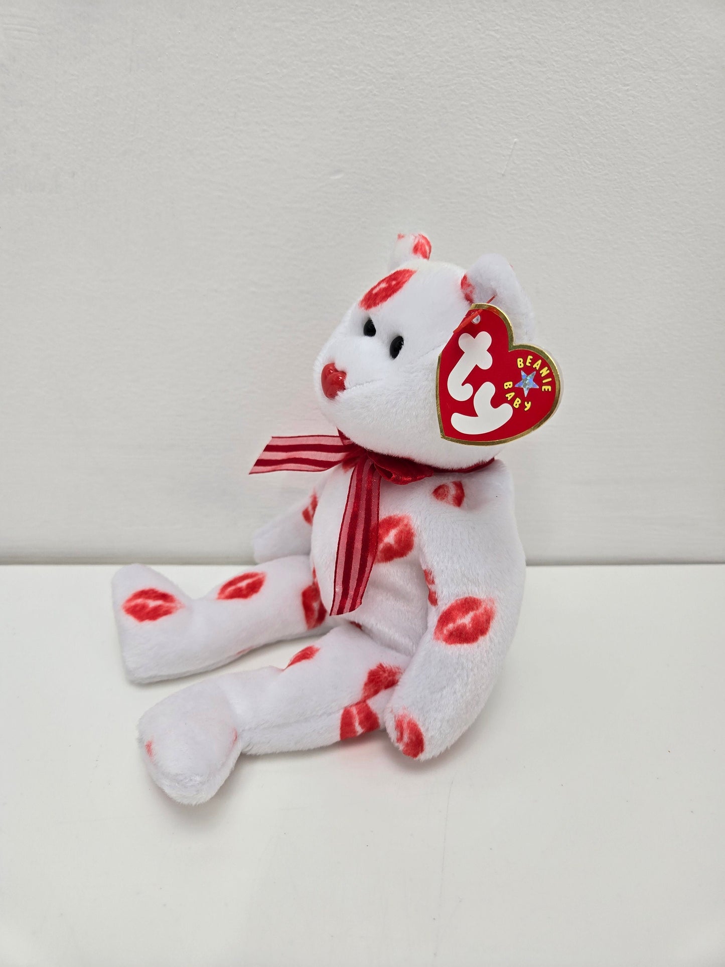 Ty Beanie Baby “Smooch” the White Love Bear with Kisses! (8.5 inch)