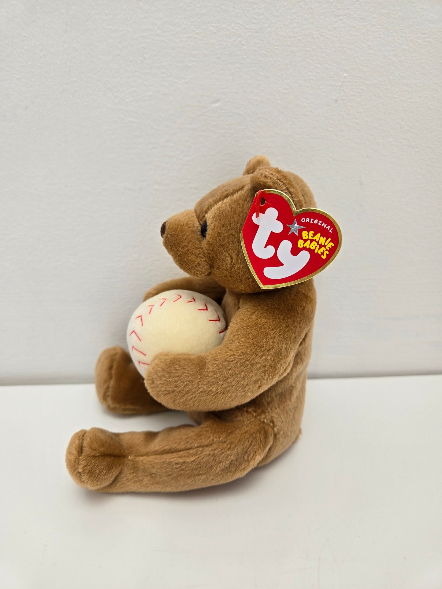 Ty Beanie Baby “Shortstop” the Bear Holding a Baseball! (6.5 inch)