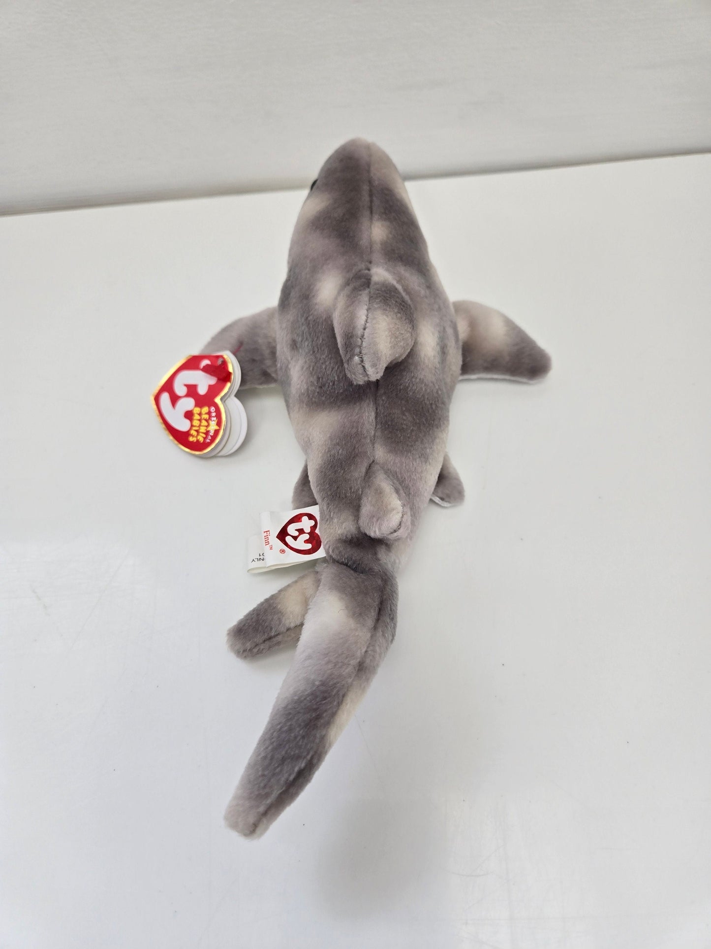 Ty Beanie Baby “Finn” the Gray Shark (9 inch)