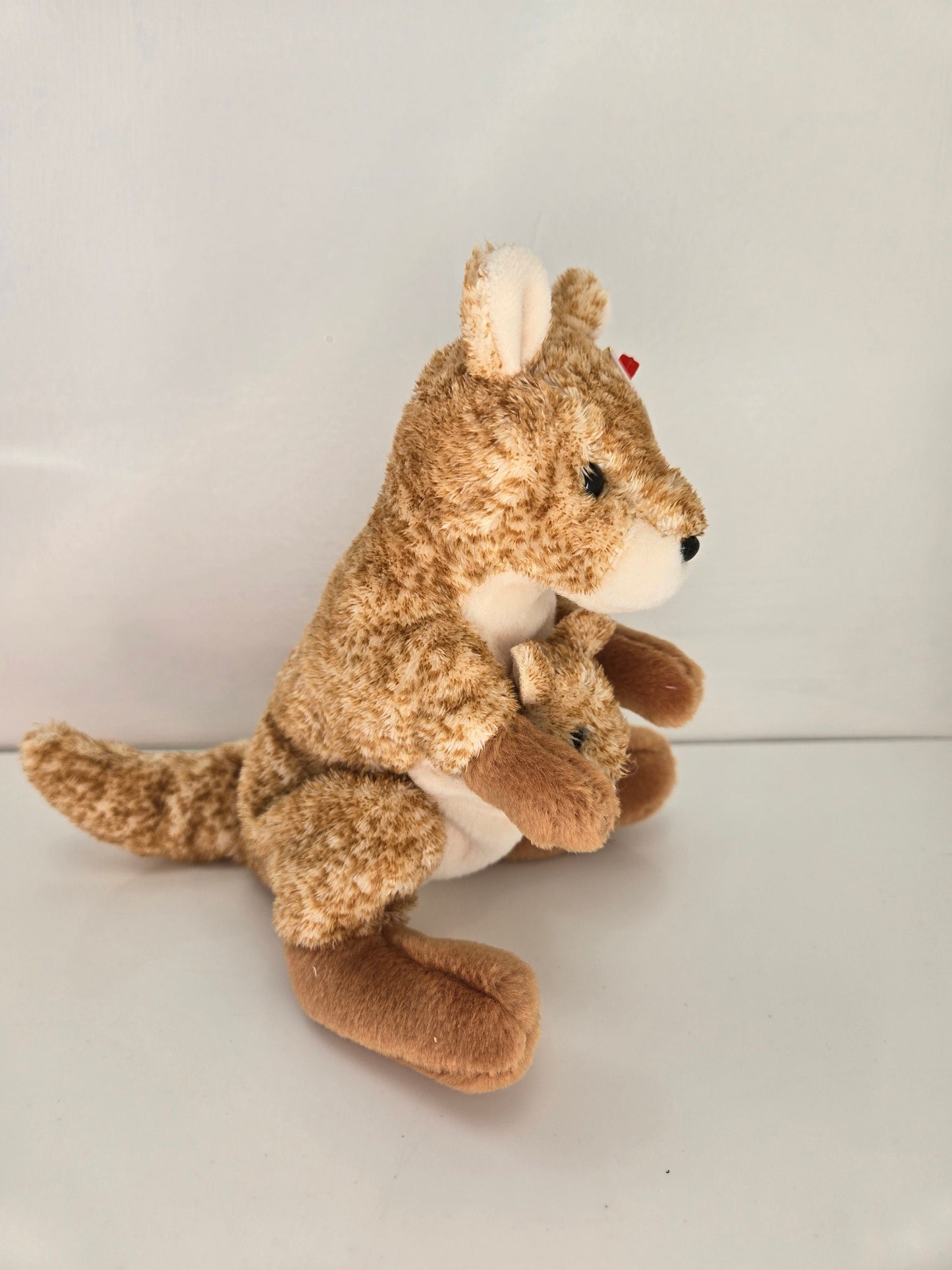 Ty Beanie Baby “Willoughby” the Kangaroo! (7 inch)