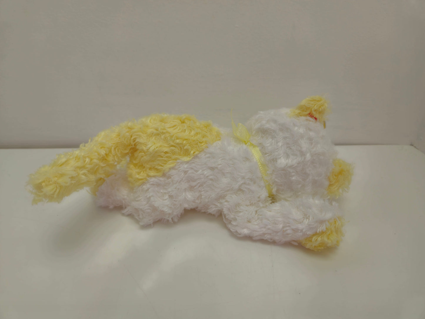 Ty Beanie Baby “Saffron” the white and yellow cat  (8 inch)