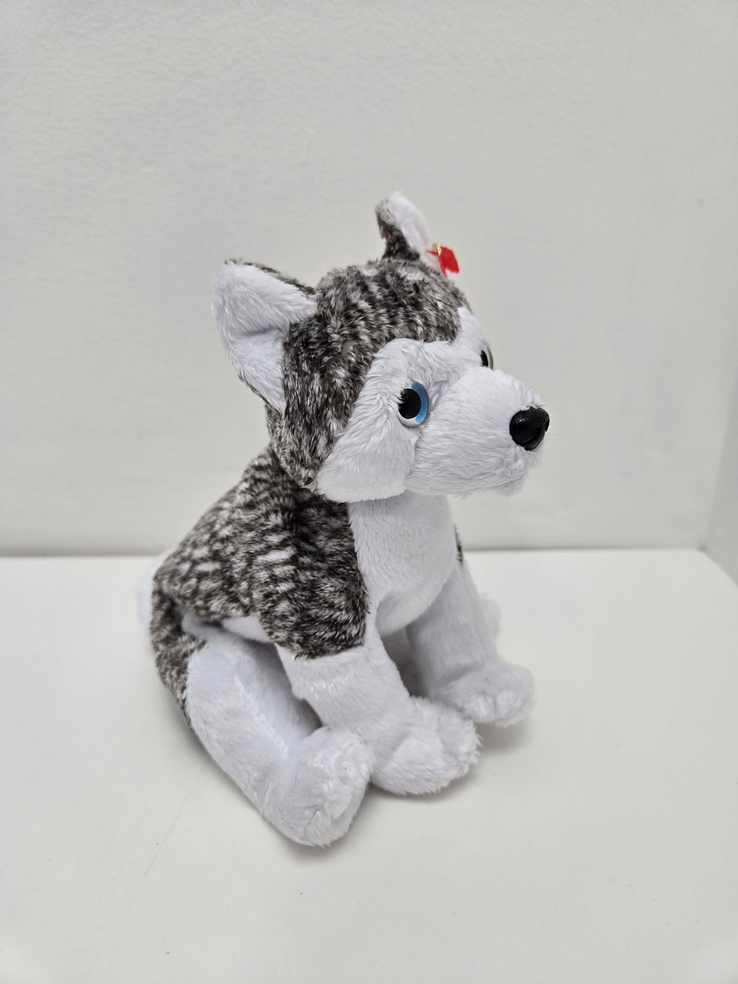 Ty Beanie Baby “Mukluk” the Husky Dog  (5.5 inch) *One Green Eye One Blue Eye Version*