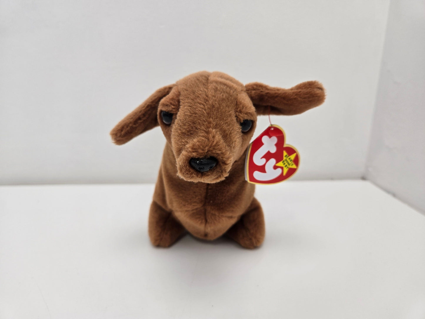 Ty Beanie Baby “Weenie” the Wiener Dog / Dachshund ! Stinky Tush Tag Error!  (7.5 inch)