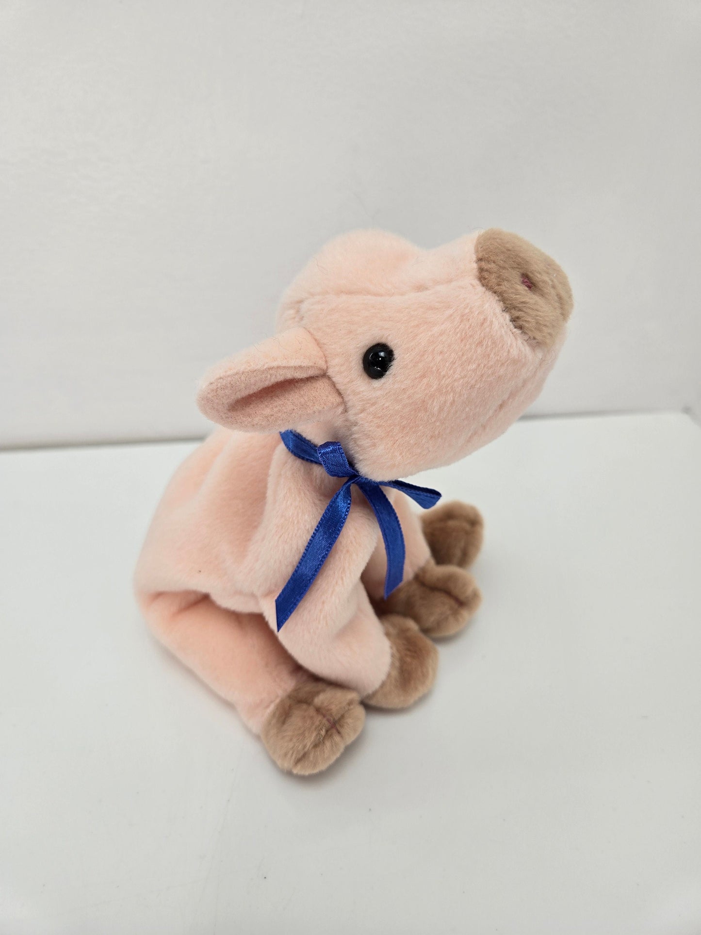 Ty Beanie Baby “Knuckles” the Pig (5 inch)