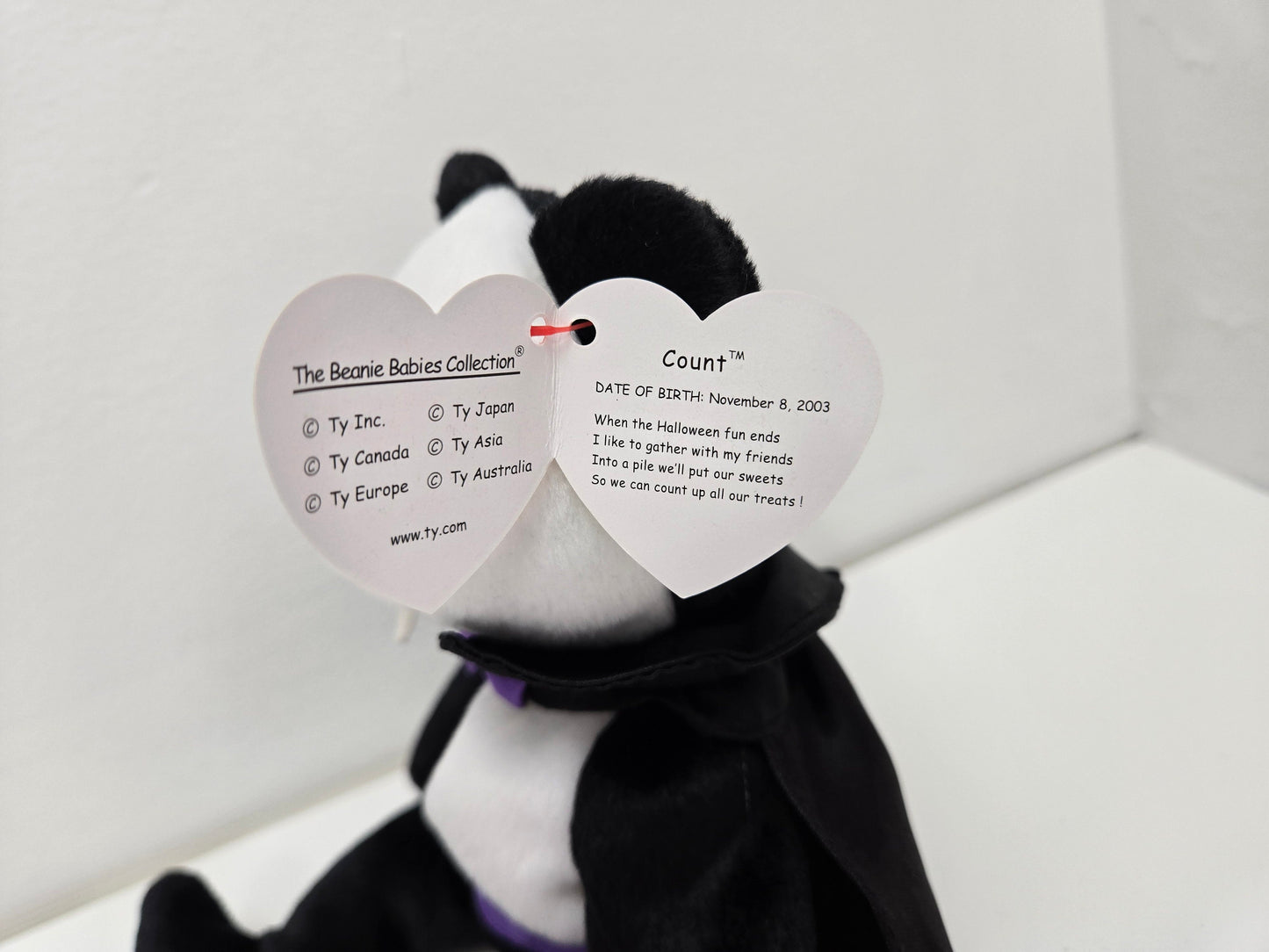 Ty Beanie Baby “Count” the Halloween Vampire Bear (9 inch)