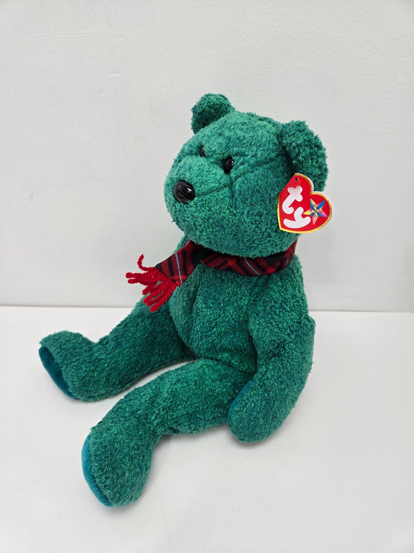 Ty Beanie Buddy “Wallace” the Green Holiday Bear Wearing Plaid Scarf (13.5 inch)