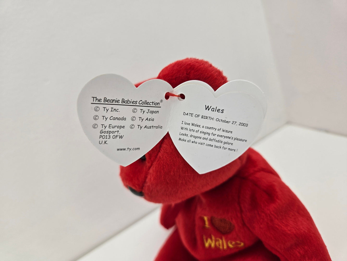 Ty Beanie Baby “Wales” the Bear - UK Exclusive (8.5 inch)