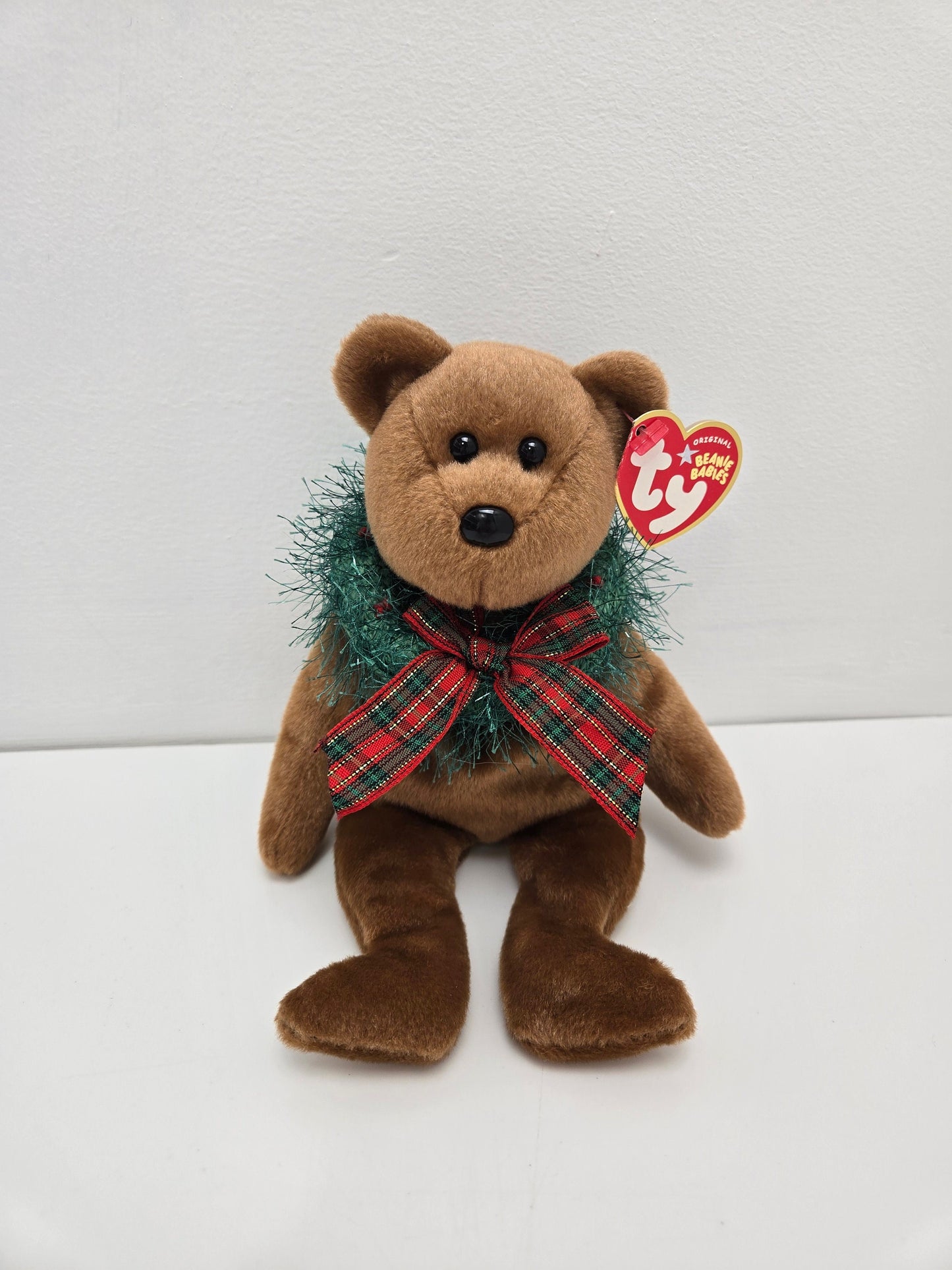 Ty Beanie Baby “Hollydays” the Holiday Bear Wearing Wreath (8.5 inch)