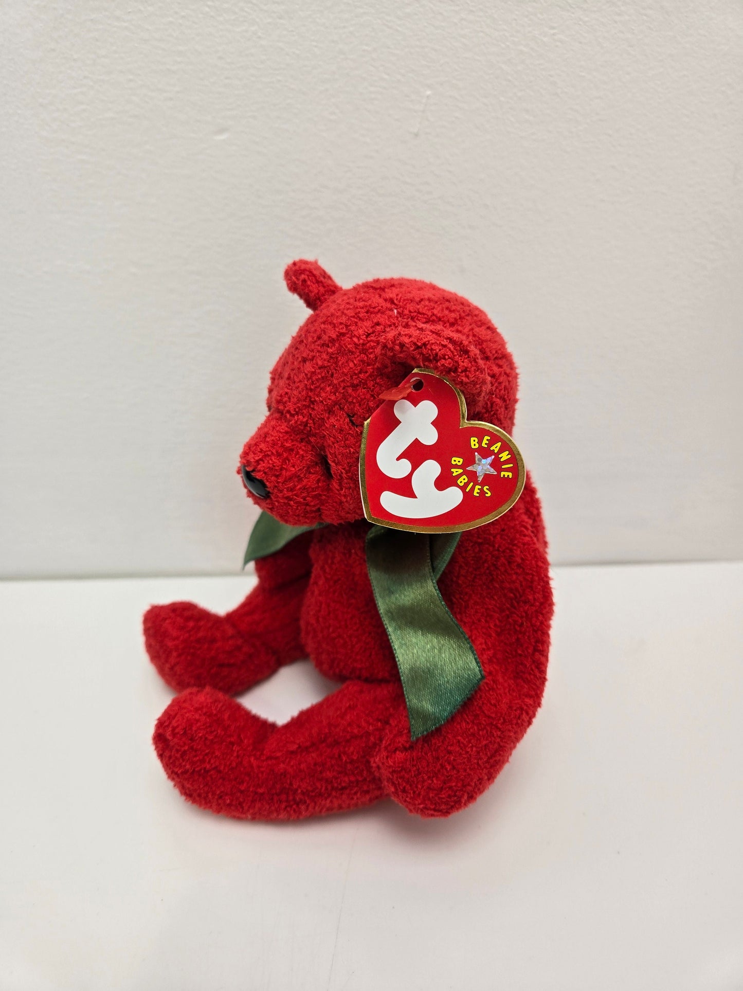 Ty Beanie Baby “Mistletoe” the Red Holiday Bear wearing Green Bow (8 inch)