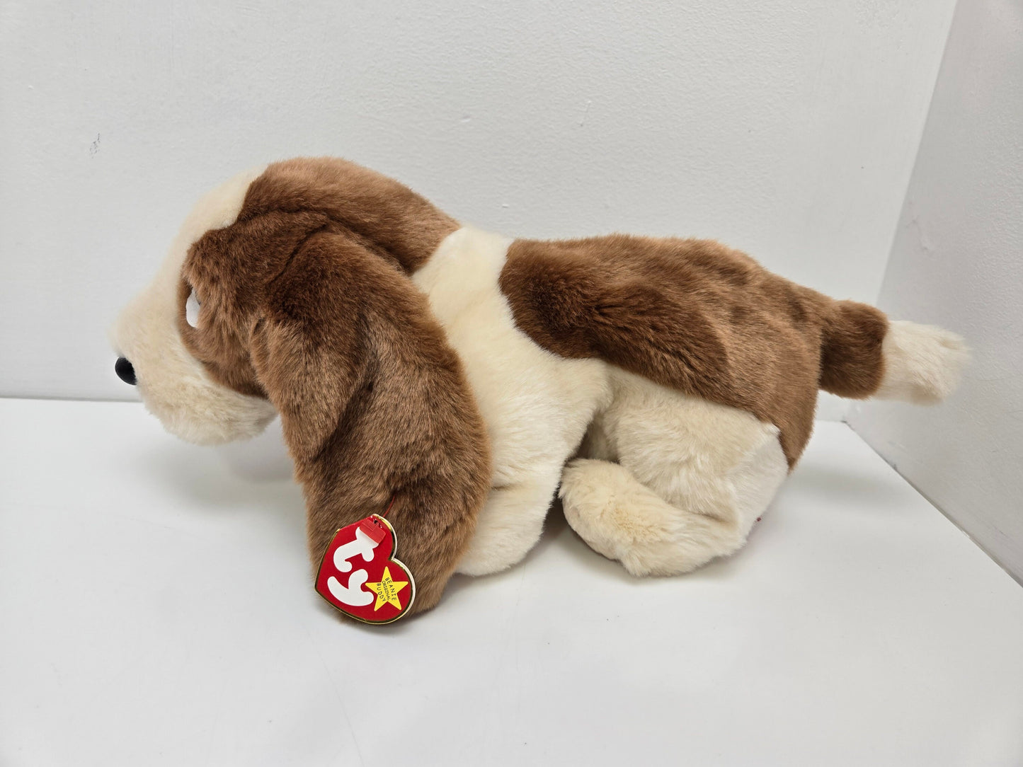 Ty Beanie Buddy “Tracker” the Basset Hound (11.5 inch)