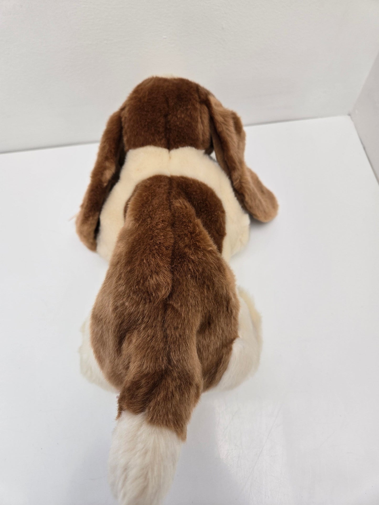 Ty Beanie Buddy “Tracker” the Basset Hound (11.5 inch)