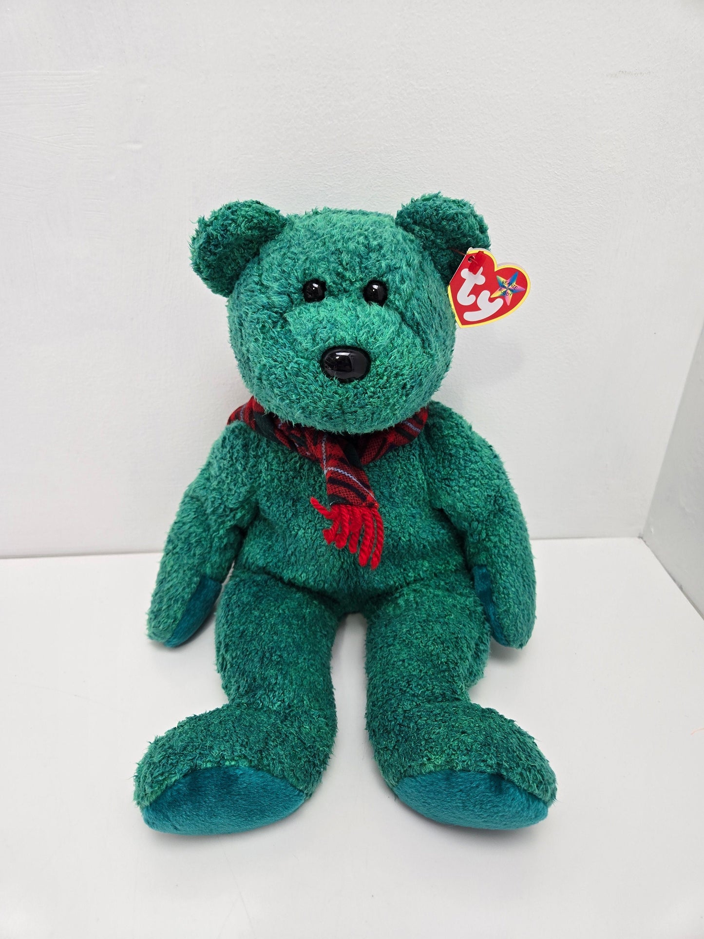 Ty Beanie Buddy “Wallace” the Green Holiday Bear Wearing Plaid Scarf (13.5 inch)