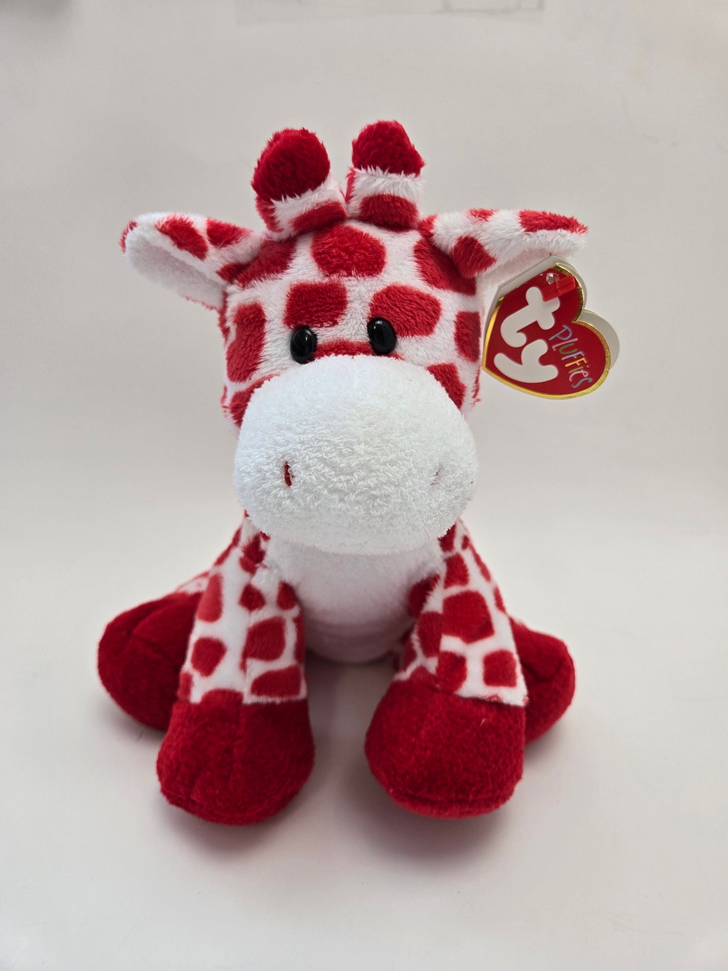 Ty Pluffies “Kisser” the Giraffe with Red Hearts (10 inch)