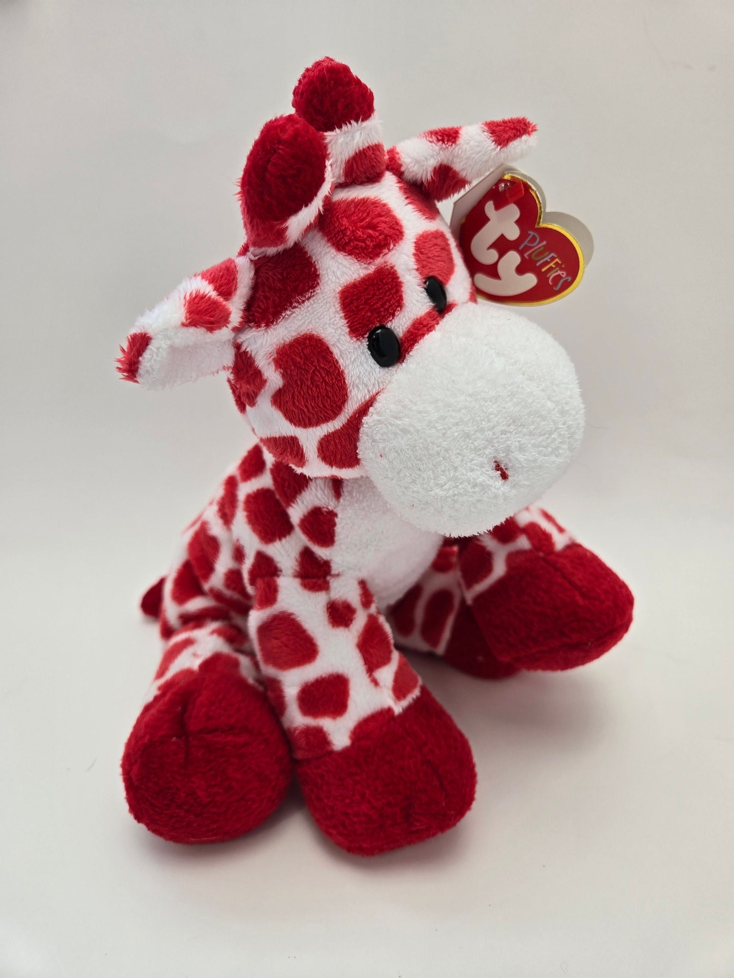 Ty Pluffies “Kisser” the Giraffe with Red Hearts (10 inch)